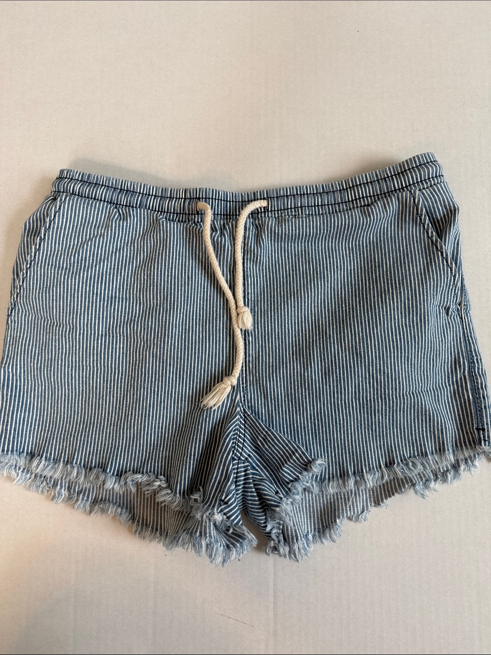 Wild Fable Drawstring Denim Shorts Stripes White and Blue size Medium - Picture 2 of 9